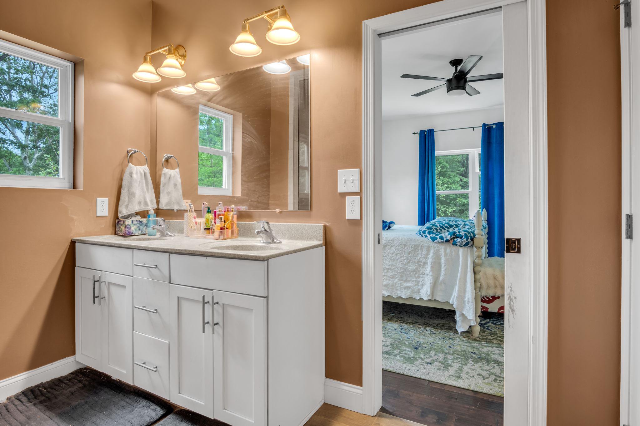 110 Freys Road Elizabethtown, PA 17022 - Photo 22 of 47 Charming primary bath with serene views.