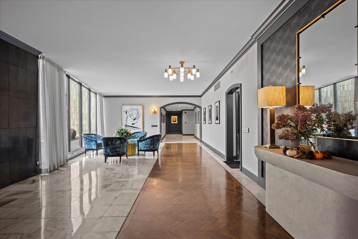 1420 Sheridan Road, Unit 1H Wilmette, IL 60091 - Photo 32 of 40 a view of a living room and dining room