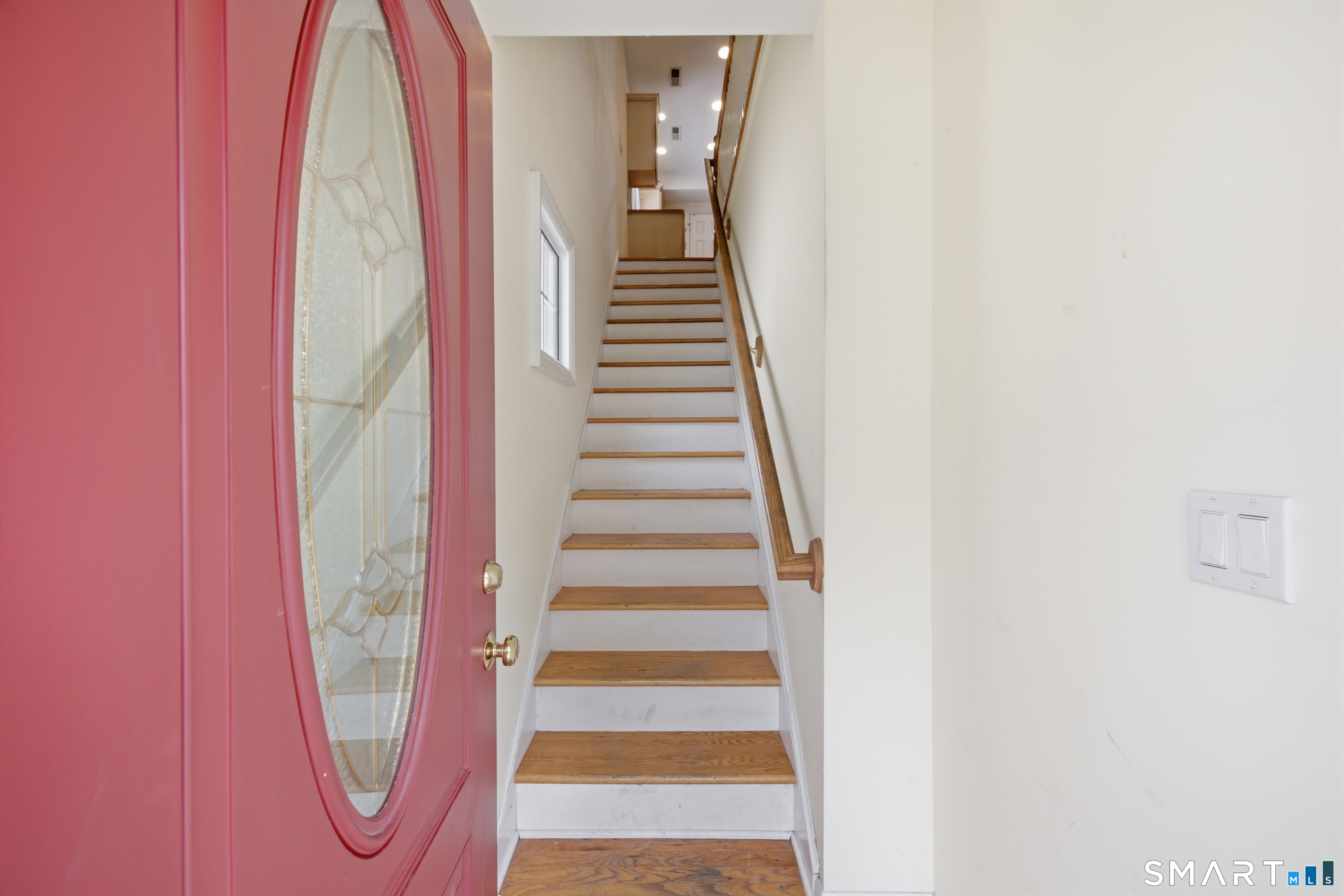 21 Culloden Road Stamford, CT 06902 - Photo 19 of 35 Unit 2 Entrance
