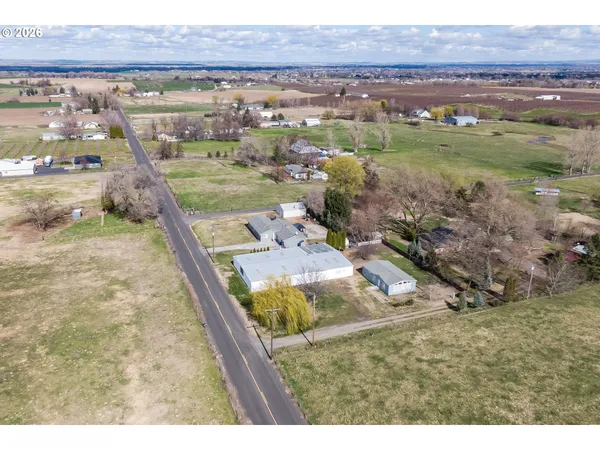 a view of a outdoor space