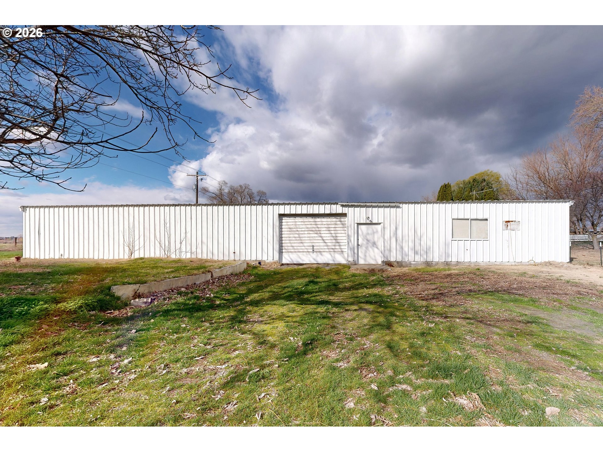 84889 Triangle Station Road Milton Freewater, OR 97862 - Photo 33 of 40 a view of a backyard
