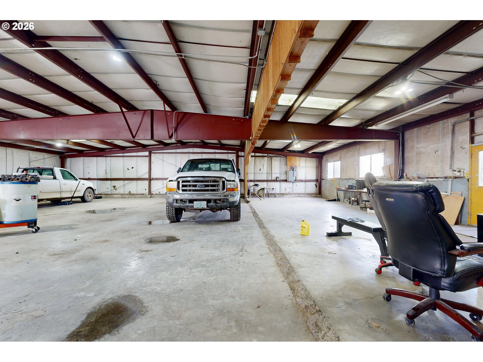 84889 Triangle Station Road Milton Freewater, OR 97862 - Photo 36 of 40 a view of a garage