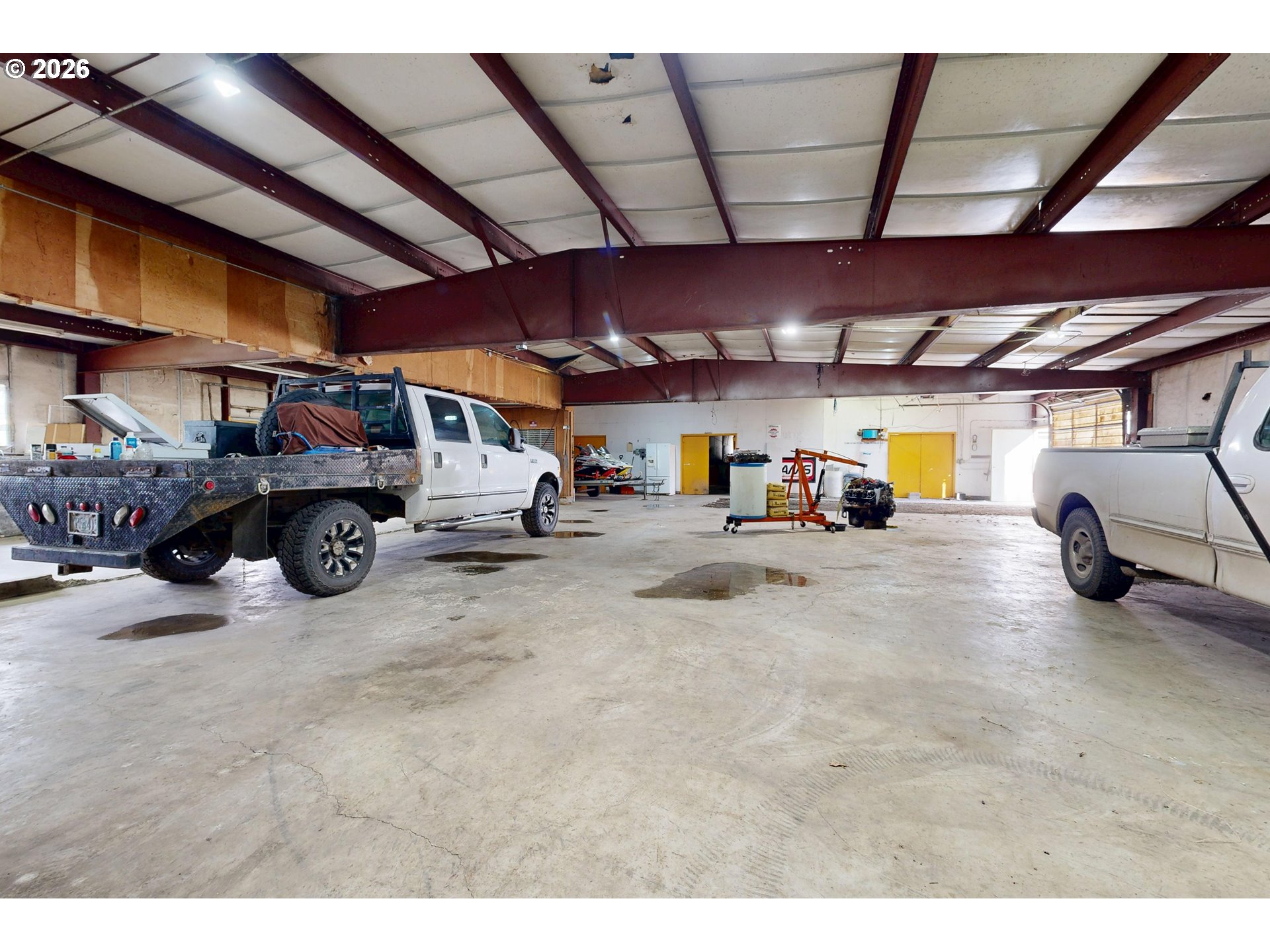84889 Triangle Station Road Milton Freewater, OR 97862 - Photo 38 of 40 a view of parking garage with cars