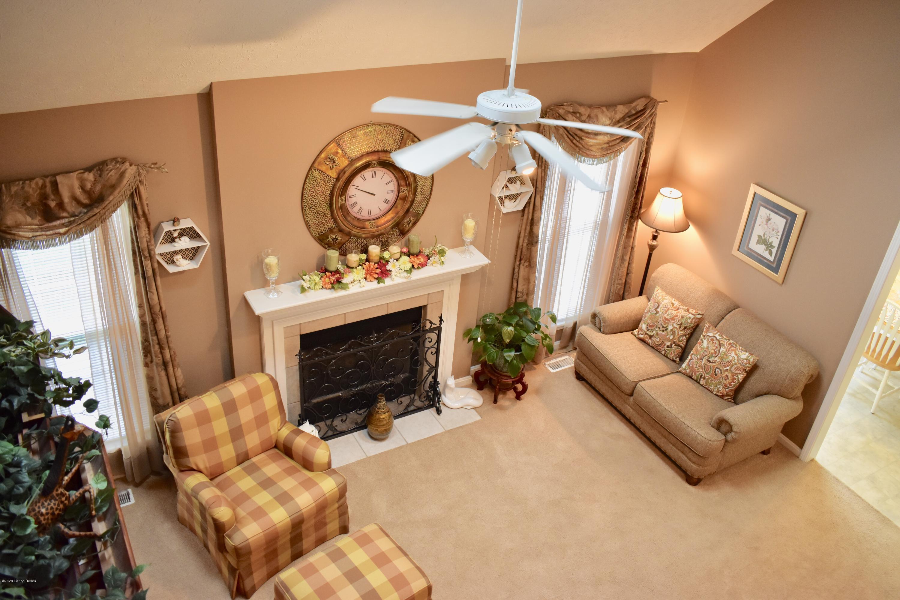 10121 Rimfire Road Louisville, KY 40291 - Photo 10 of 44 Vaulted great room