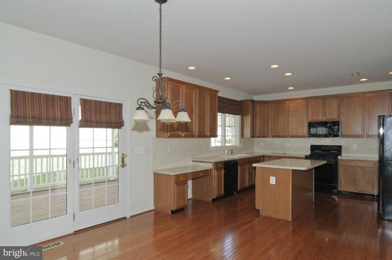 6821 Creekside Road Clarksville, MD 21029 - Photo 14 of 27 Breakfast Area