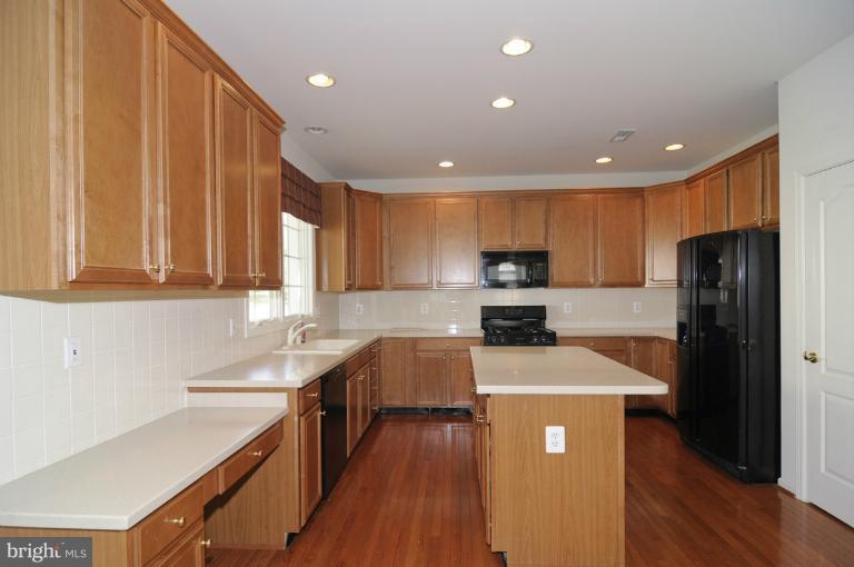 6821 Creekside Road Clarksville, MD 21029 - Photo 9 of 27 Kitchen