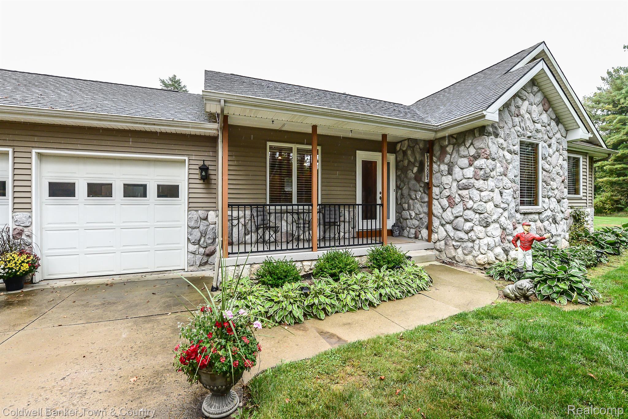 9519 Silver Lake Road Linden, MI 48451 - Photo 1 of 43 Gallery Image 1