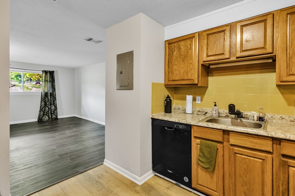 176 Maple Avenue, Unit 71 Rutland, MA 01543 - Photo 6 of 12