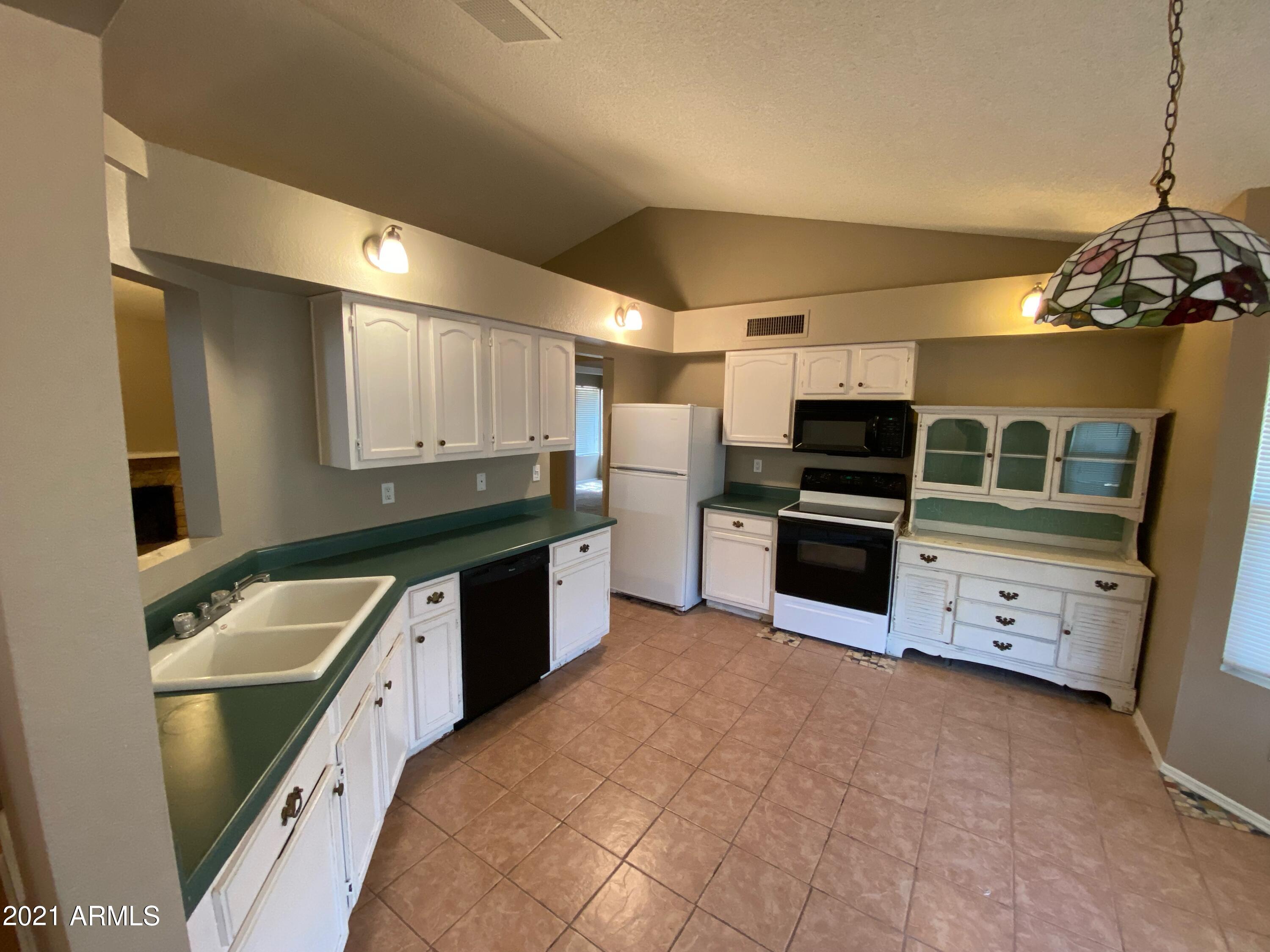 1017 East Utopia Road Phoenix, AZ 85024 - Photo 3 of 31 Utopia pic 23