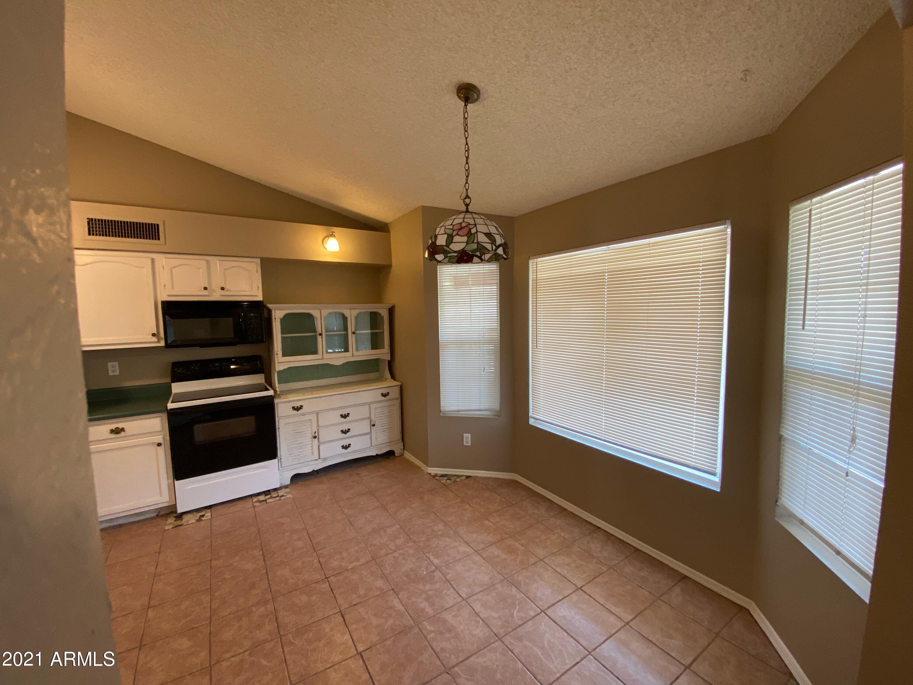 1017 East Utopia Road Phoenix, AZ 85024 - Photo 4 of 31 Utopia pic 24