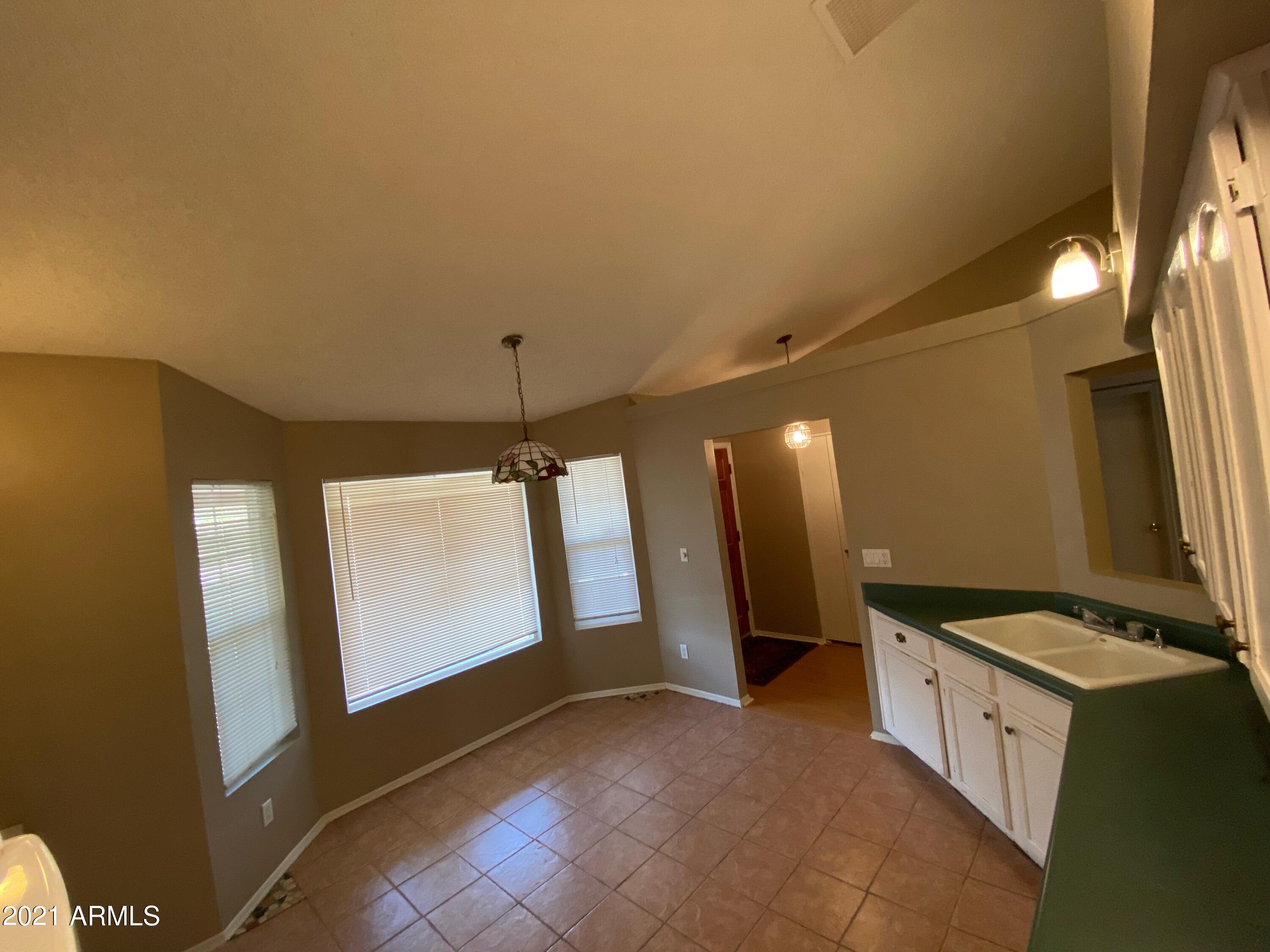 1017 East Utopia Road Phoenix, AZ 85024 - Photo 5 of 31 Utopia pic 25