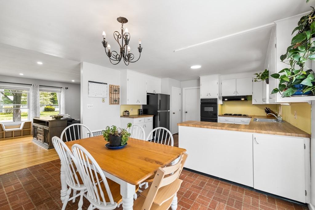 9 Cloverleaf Road Leominster, MA 01453 - Photo 11 of 35 Gallery Image 11
