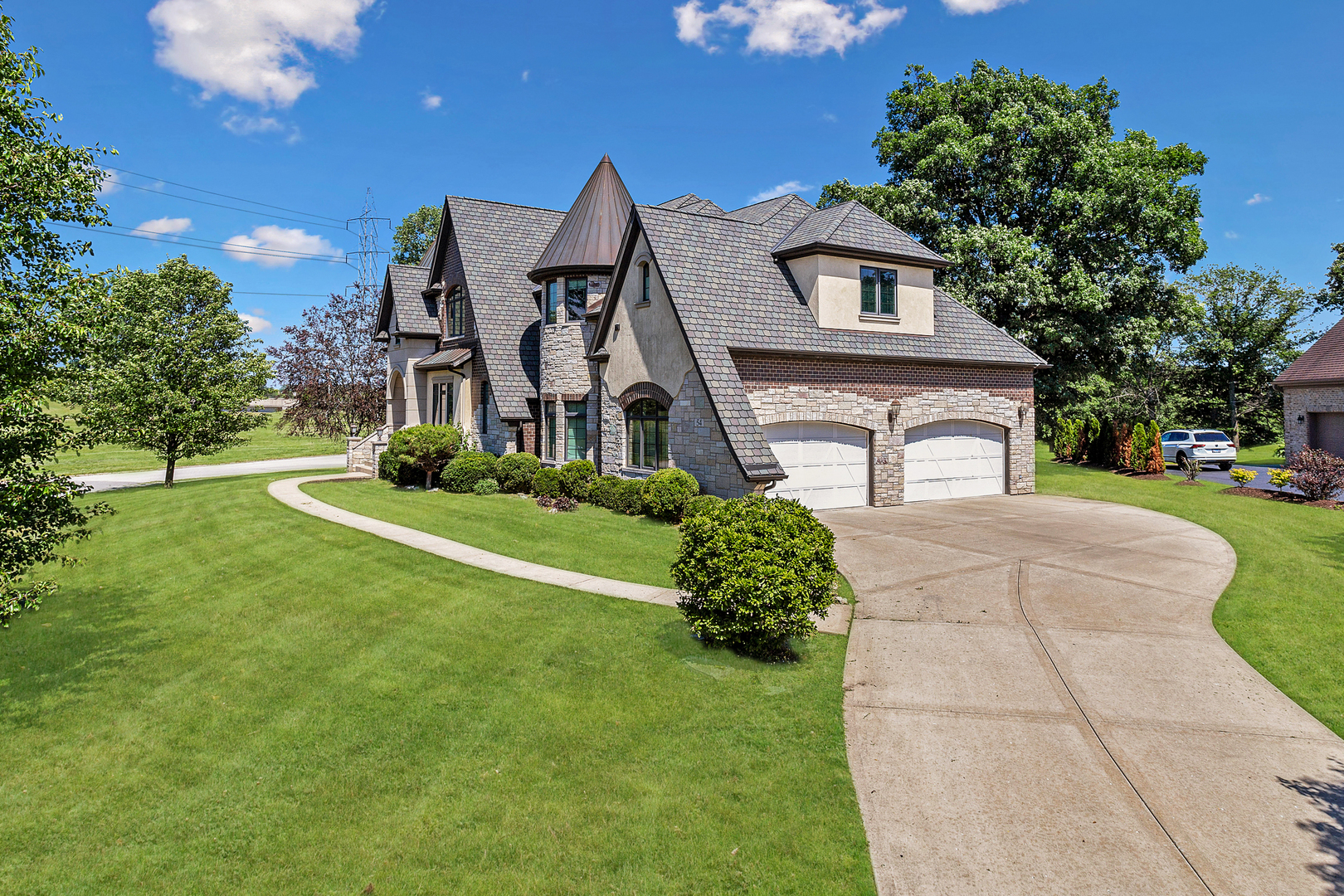 54 Sawgrass Drive Lemont, IL 60439 - Photo 29 of 41 a front view of a house with a garden