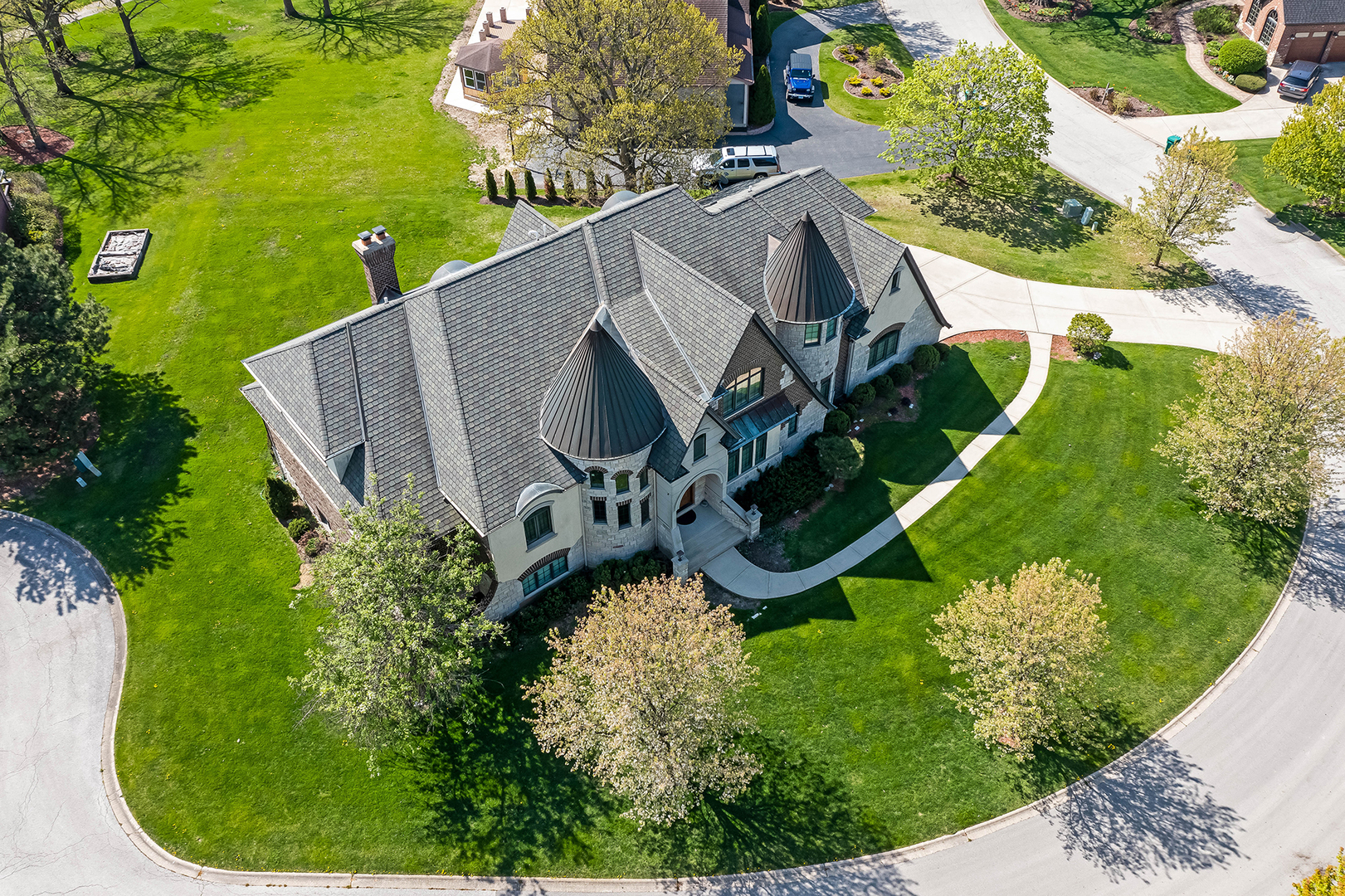 54 Sawgrass Drive Lemont, IL 60439 - Photo 36 of 41 an aerial view of a house with swimming pool and garden