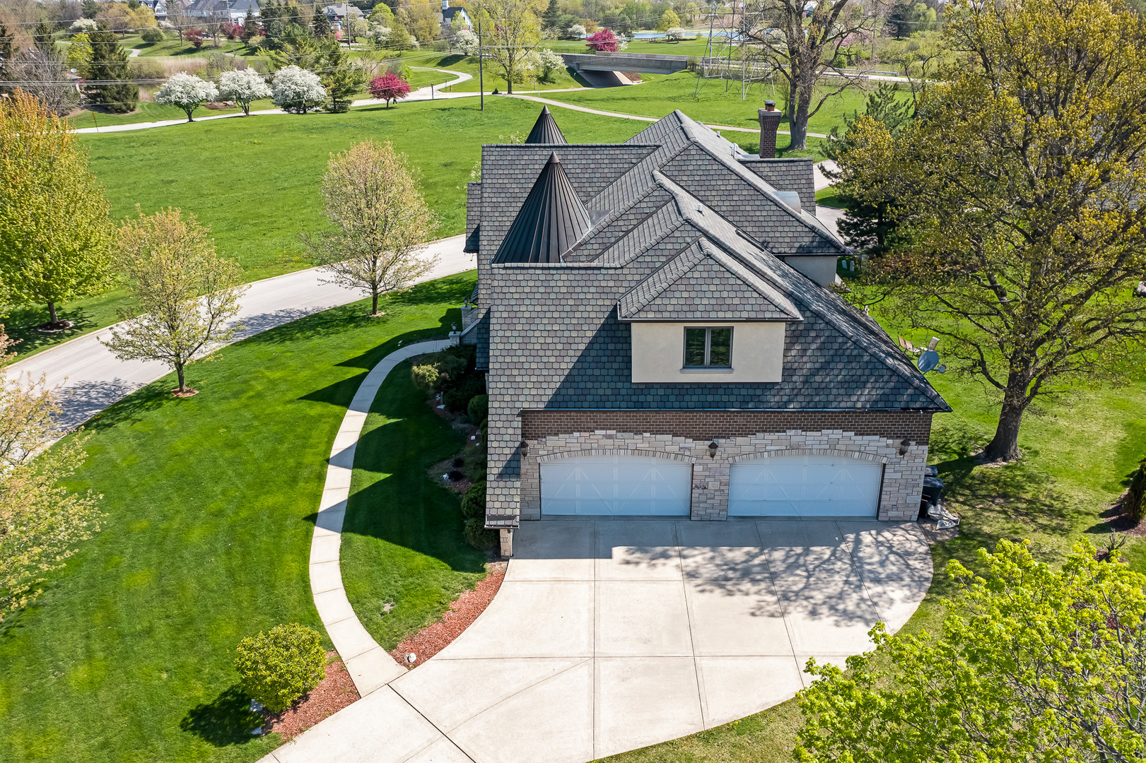 54 Sawgrass Drive Lemont, IL 60439 - Photo 37 of 41 an aerial view of a house