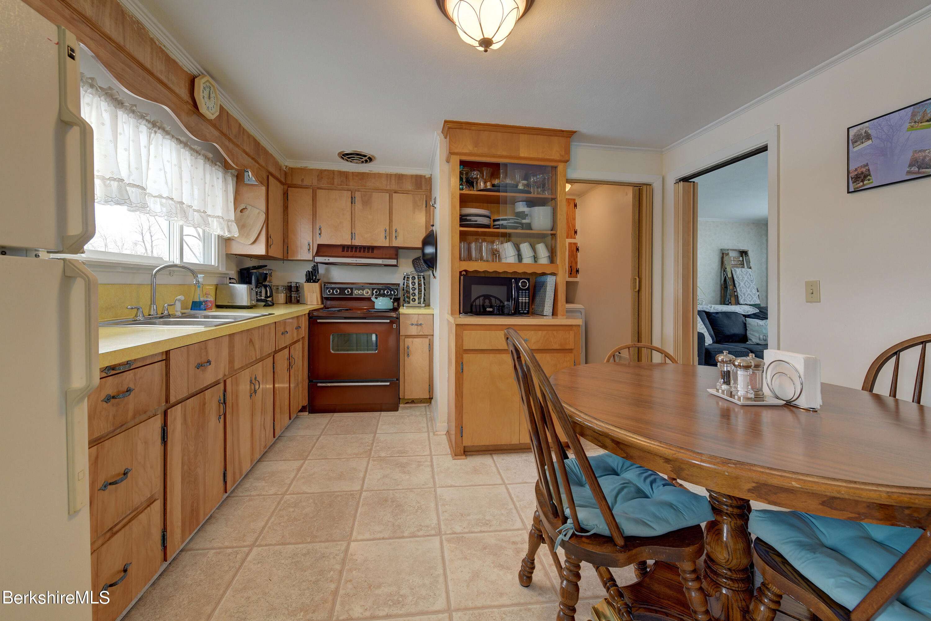 61 Eleanor Road Dalton, MA 01226 - Photo 7 of 29 500
