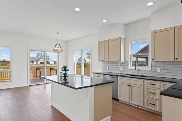 $429,000 | 4 Foxtrot Lane, Monticello, IL 61856