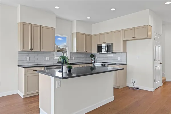 $429,000 | 4 Foxtrot Lane, Monticello, IL 61856