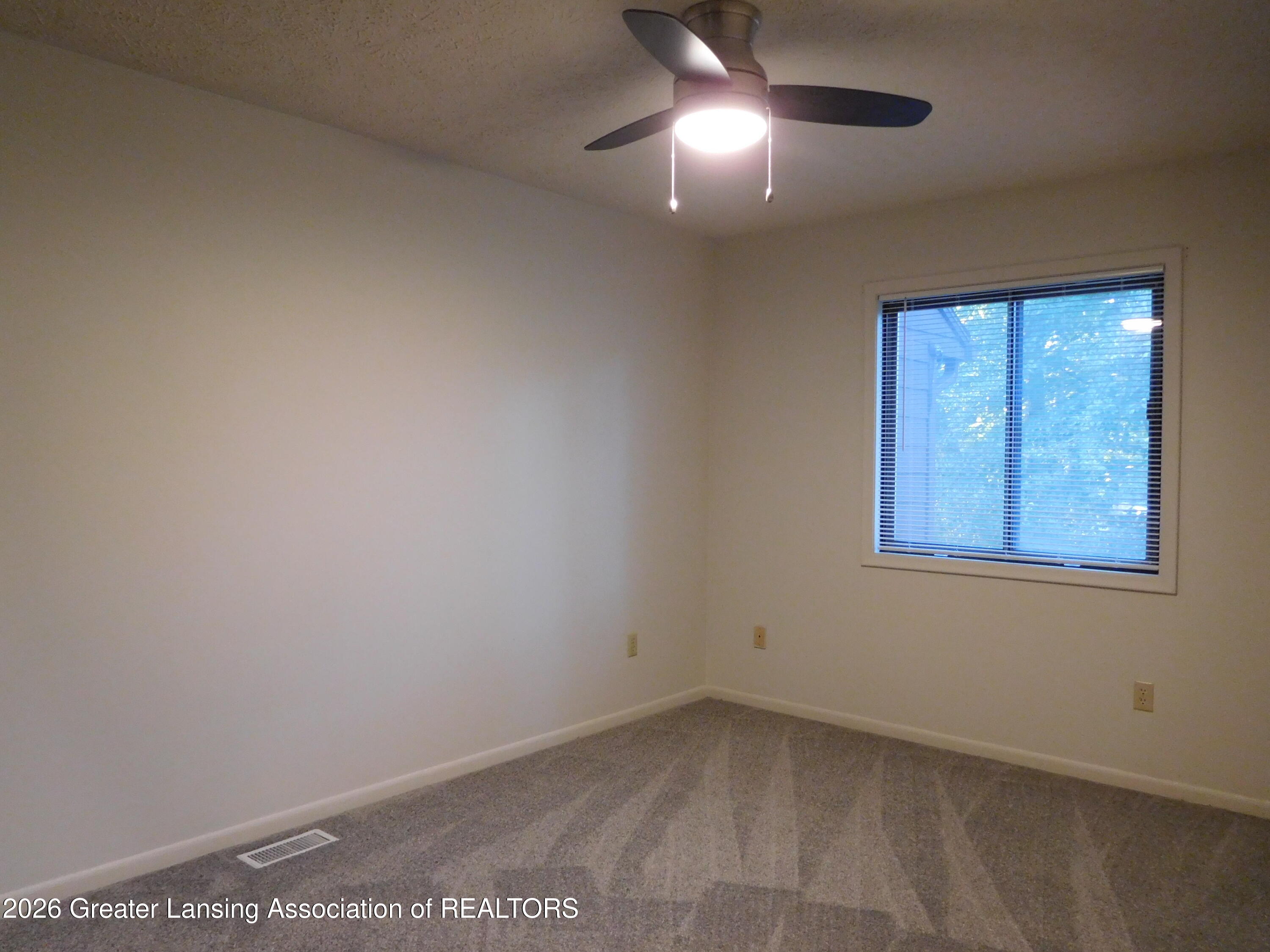 205 East Jolly Road, Unit 12 Lansing, MI 48910 - Photo 11 of 28 DSCN6351