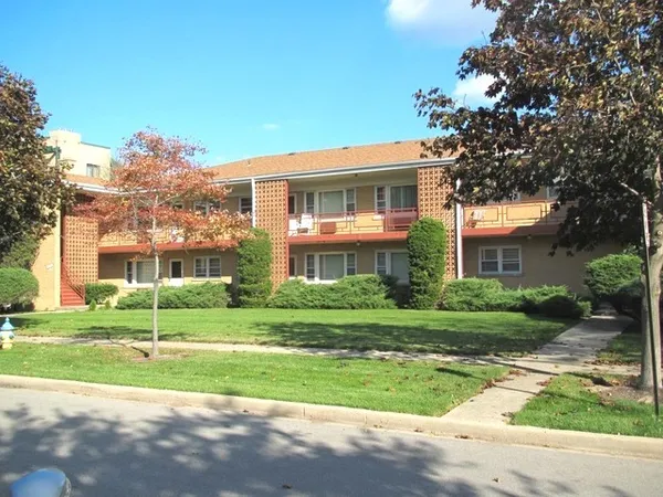 $1,500 | 13 North Clifton Avenue, Unit 202, Park Ridge, IL 60068