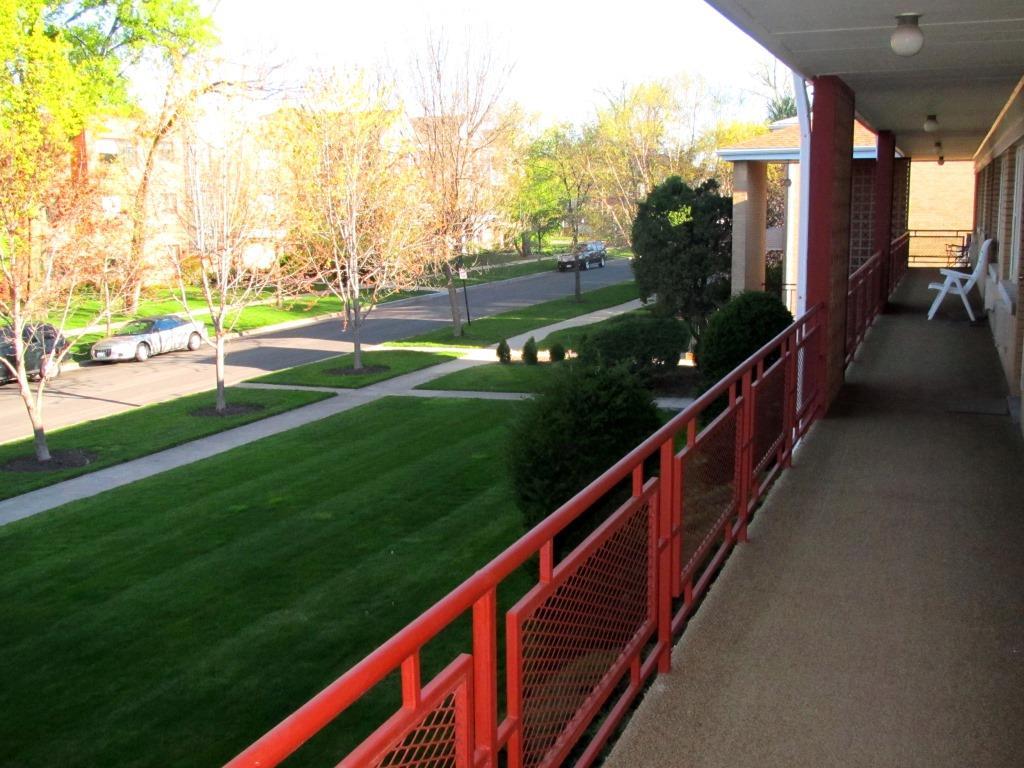 13 North Clifton Avenue, Unit 202 Park Ridge, IL 60068 - Photo 5 of 42