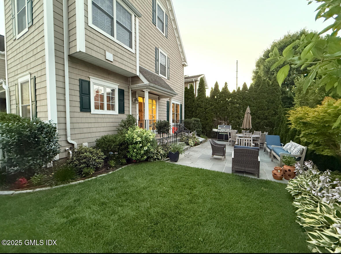 32 Harold Street, Unit B Cos Cob, CT 06807 - Photo 3 of 7 IMG_0534