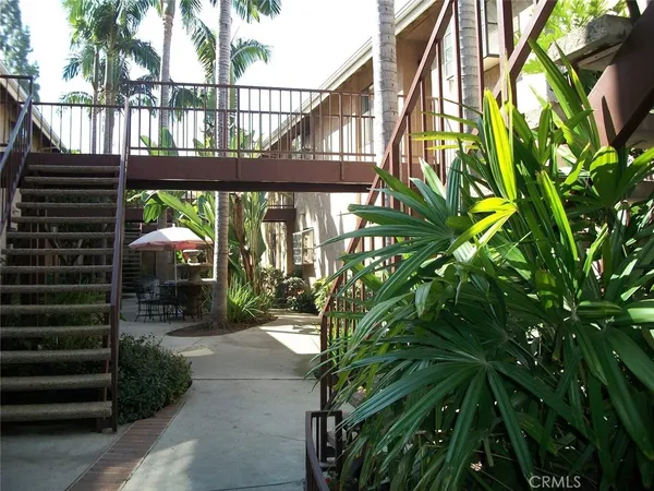 $2,575 | 12512 Penn Street, Unit S, Whittier, CA 90602