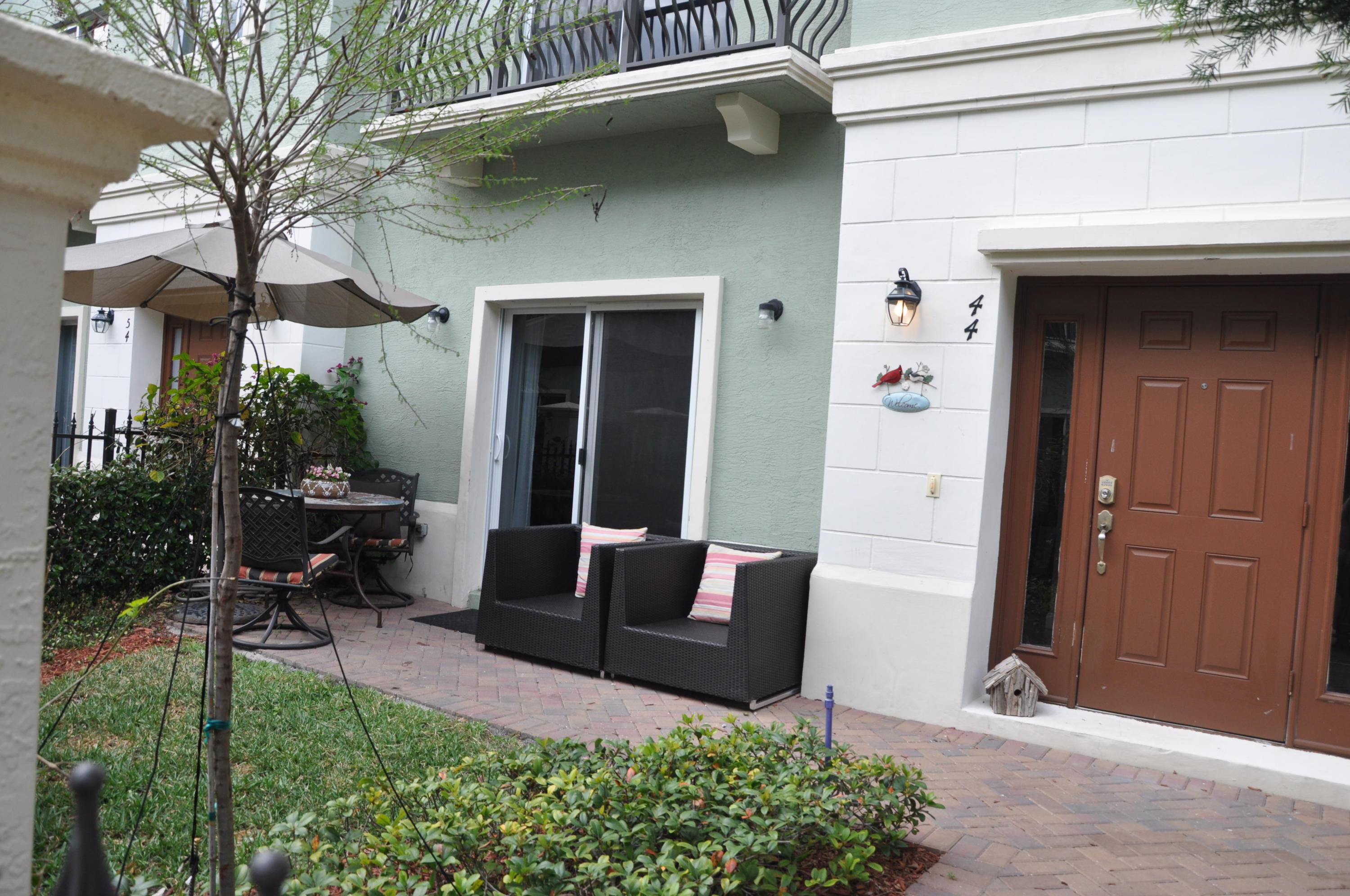44 Northwest 7th Street Boca Raton, FL 33432 - Photo 2 of 24 Patio and Yard