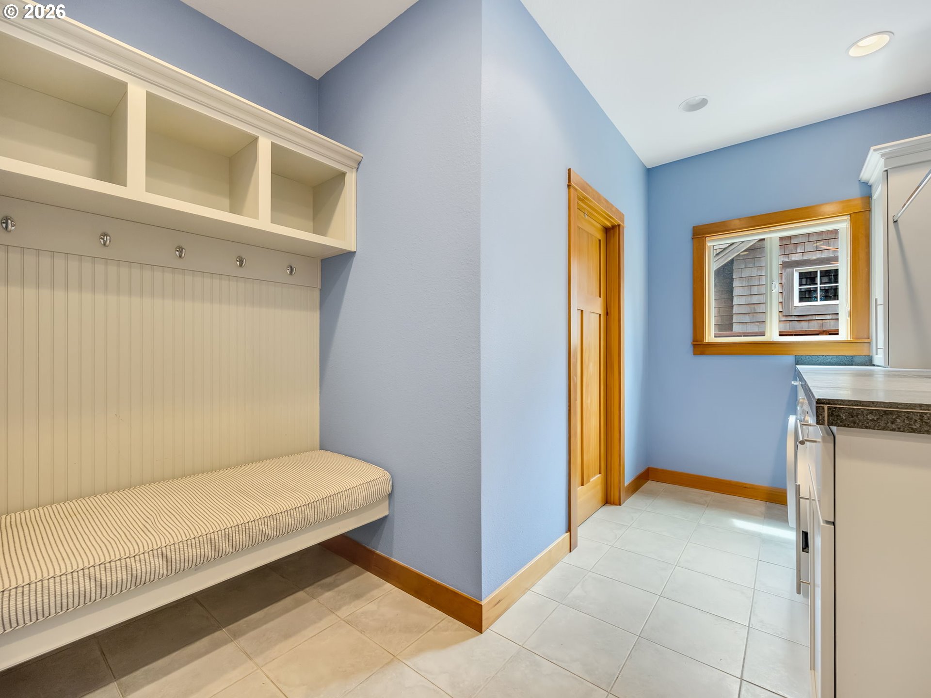 1390 Sea Ridge Lane Gearhart, OR 97138 - Photo 21 of 48 Mud Room