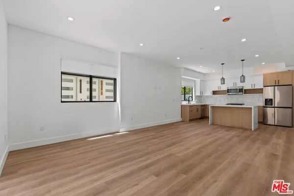 $4,995 | 5841 Kester Avenue, Van Nuys, CA 91411