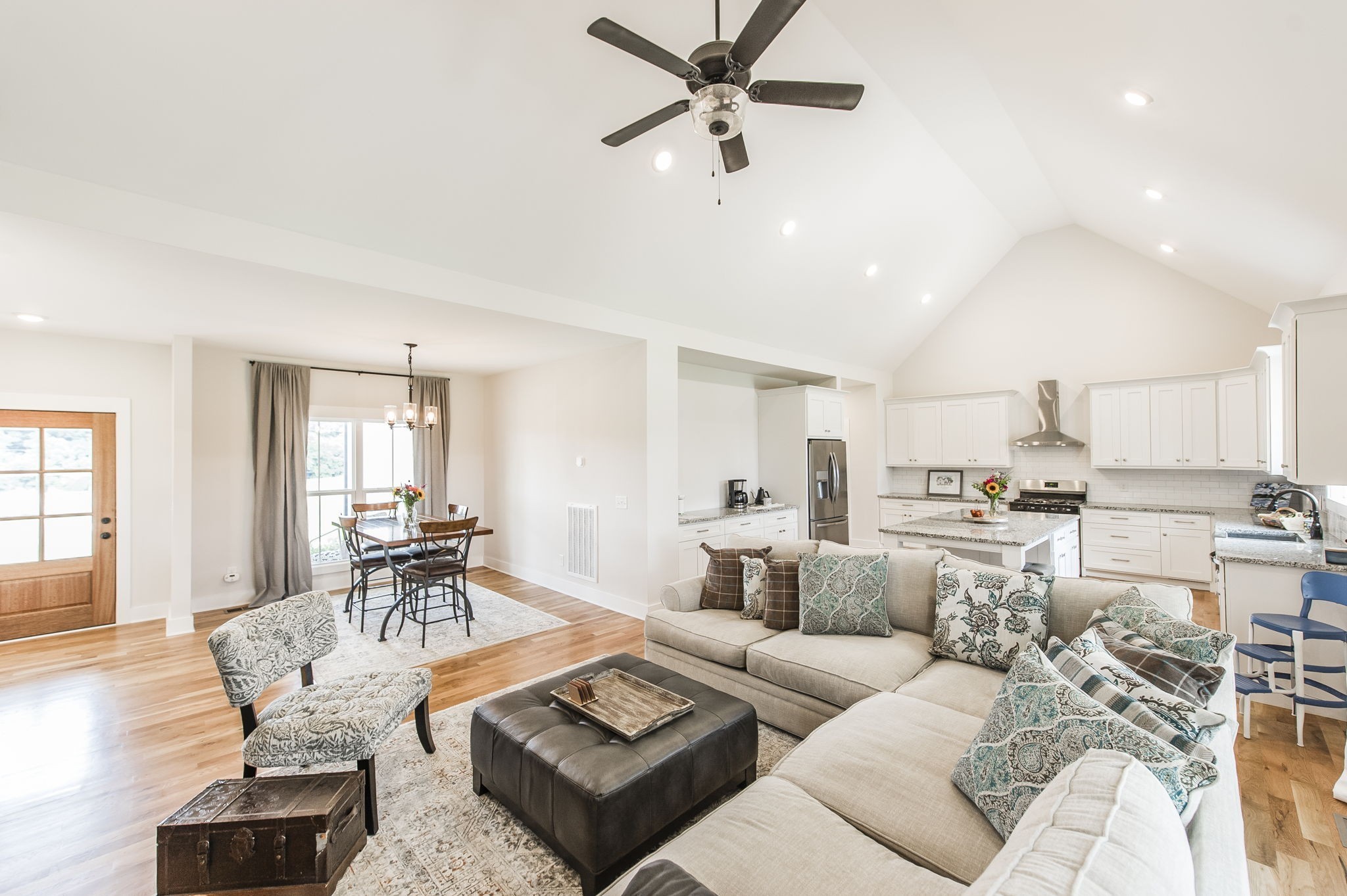 3186 Battle Creek Road Springfield, TN 37172 - Photo 1 of 59 a living room with furniture kitchen view and a window