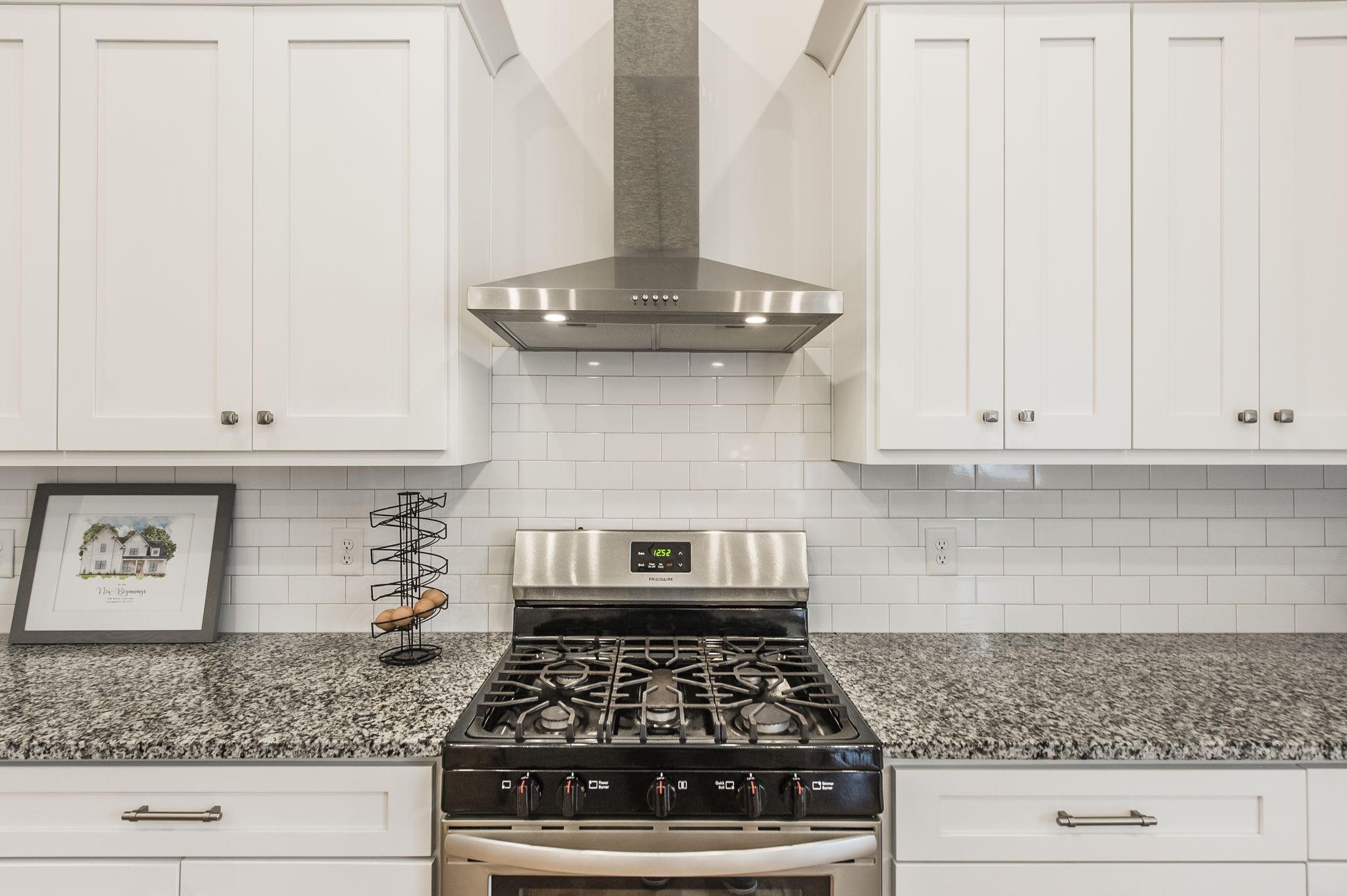 3186 Battle Creek Road Springfield, TN 37172 - Photo 20 of 59 a kitchen with a stove and cabinets