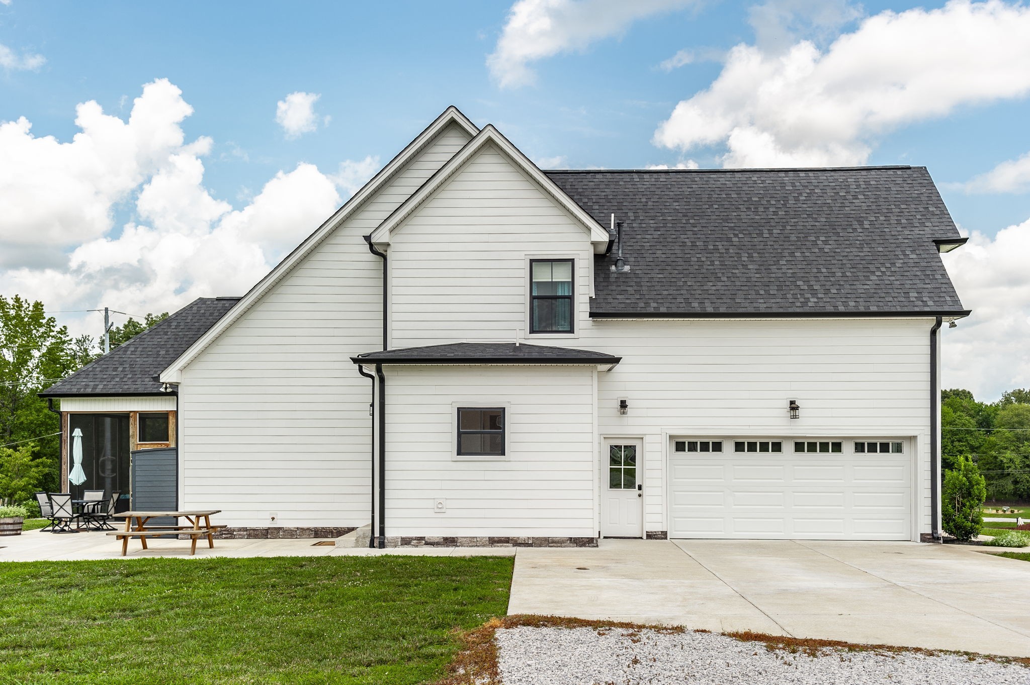 3186 Battle Creek Road Springfield, TN 37172 - Photo 48 of 59 a front view of house with yard