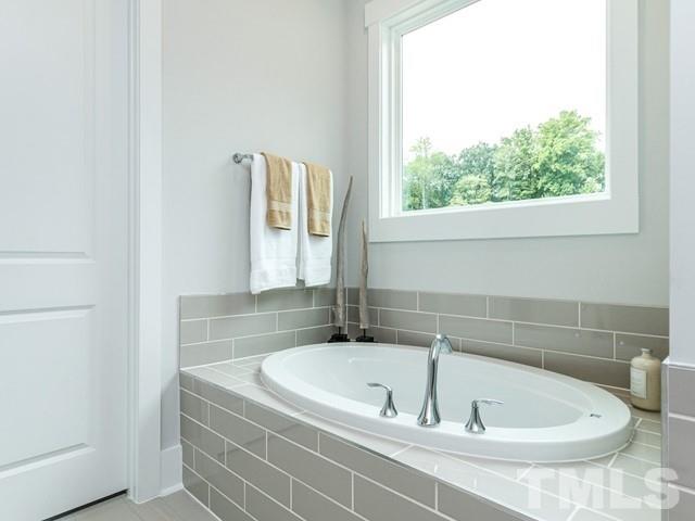 8816 Woodford Way Raleigh, NC 27613 - Photo 15 of 29