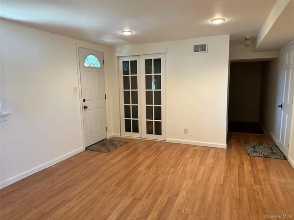 $1,850 | 1502 St Louis Avenue, Bay Shore, NY 11706