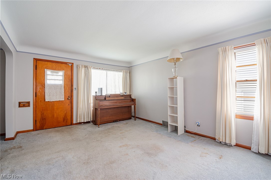 11000 McCracken Road Cleveland, OH 44125 - Photo 4 of 32