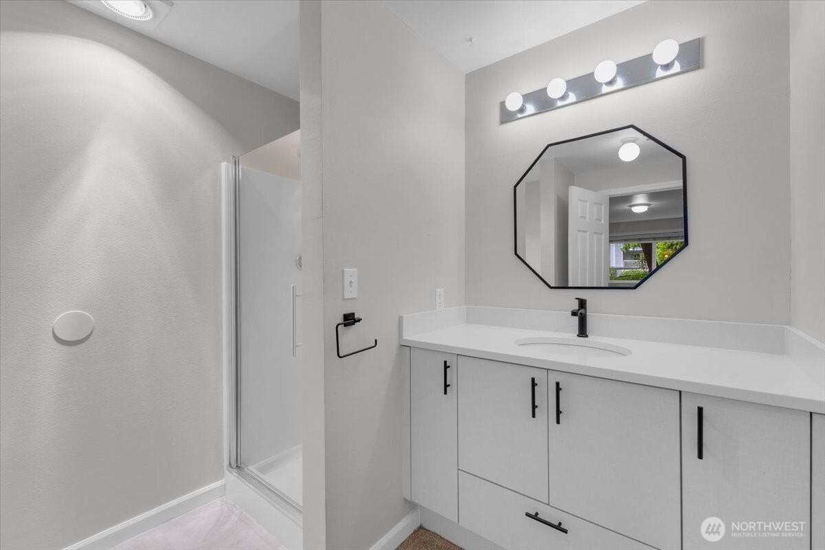 975 Aberdeen Avenue Northeast, Unit D105 Renton, WA 98056 - Photo 13 of 15