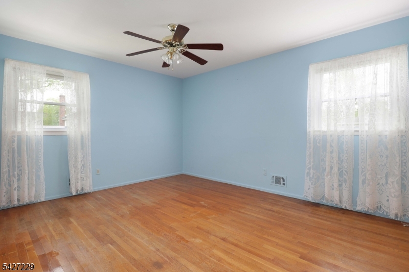 76 Harrison Street Clark, NJ 07066 - Photo 21 of 28