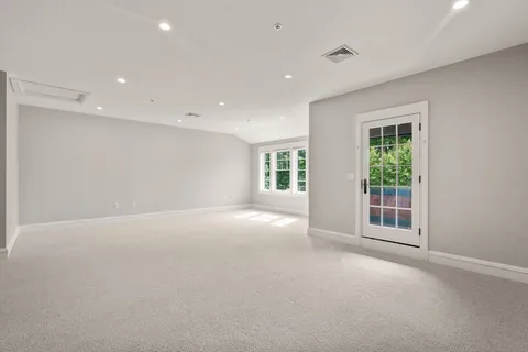 $875,000 | 2 Abbey Road, Unit 2, Sherborn, MA 01770