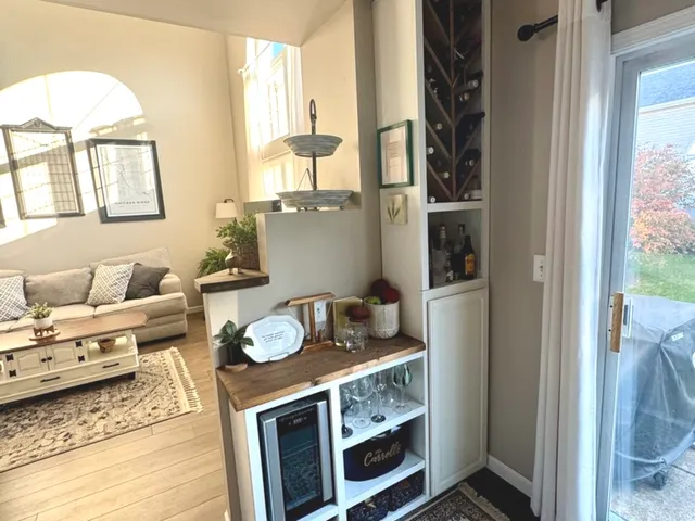 $270,000 | 1640 Abington Lane, North Aurora, IL 60542