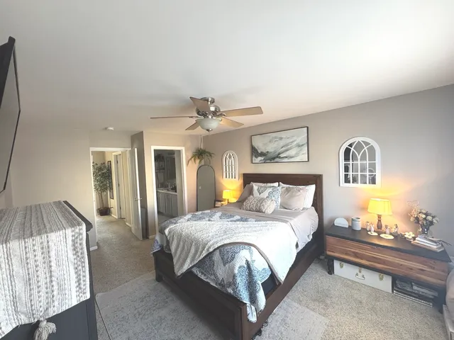 $270,000 | 1640 Abington Lane, North Aurora, IL 60542