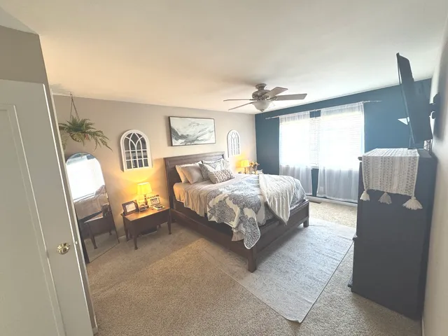 $270,000 | 1640 Abington Lane, North Aurora, IL 60542