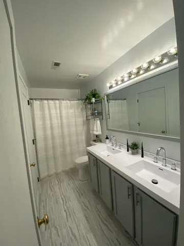 $270,000 | 1640 Abington Lane, North Aurora, IL 60542