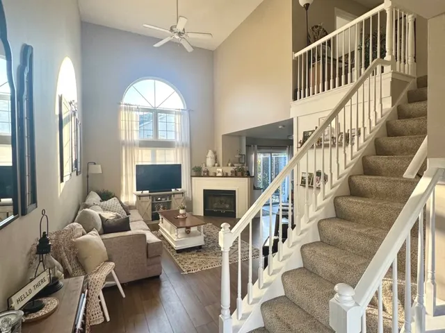 $270,000 | 1640 Abington Lane, North Aurora, IL 60542