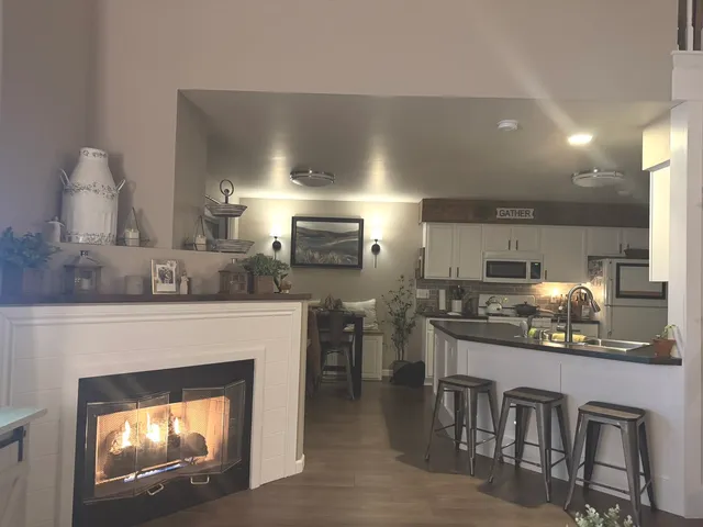 $270,000 | 1640 Abington Lane, North Aurora, IL 60542