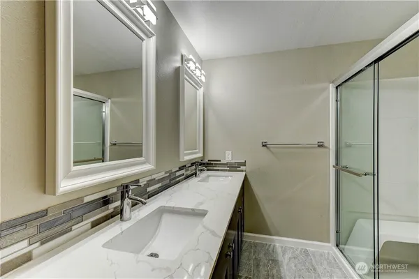 $2,600 | 12838 Southeast 141st Lane, Unit F103, Bellevue, WA 98007