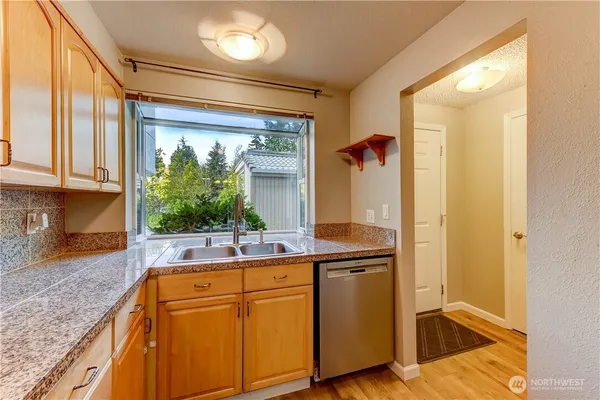 $2,600 | 12838 Southeast 141st Lane, Unit F103, Bellevue, WA 98007