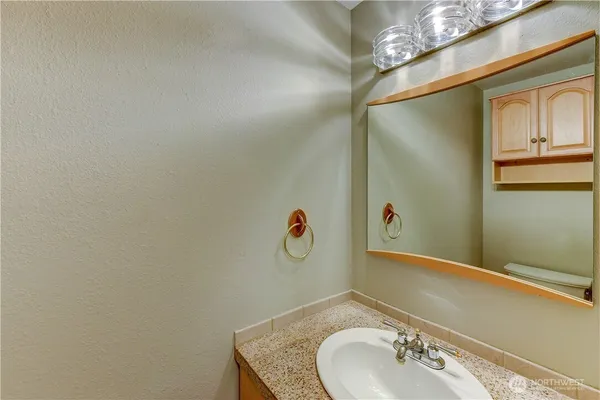 $2,600 | 12838 Southeast 141st Lane, Unit F103, Bellevue, WA 98007