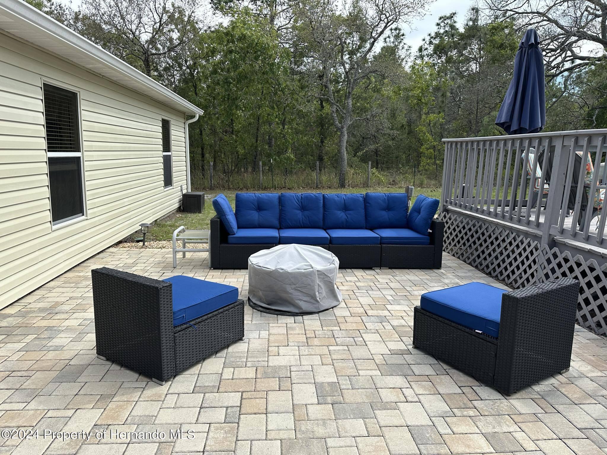 15031 Hummingbird Weeki Wachee, FL 34614 - Photo 19 of 22 Patio