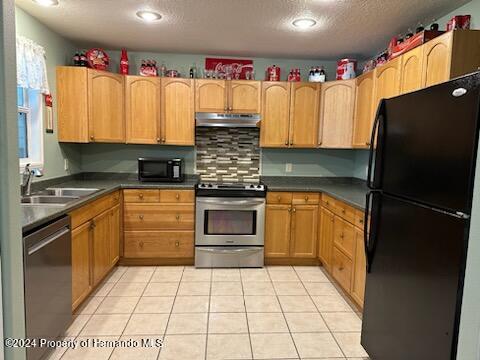 15031 Hummingbird Weeki Wachee, FL 34614 - Photo 8 of 22 Kitchen